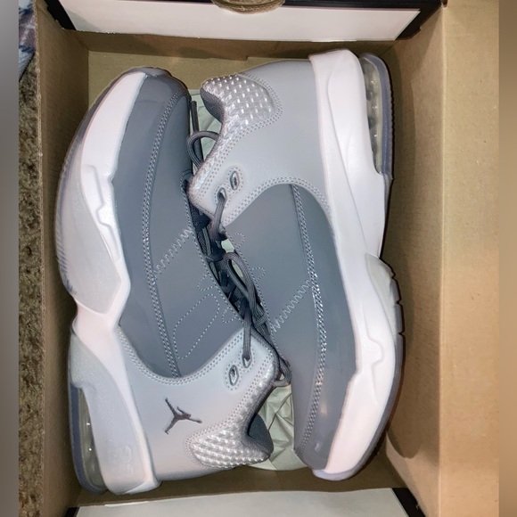 size 7y 
JORDAN MAX AURA 3 (GS) I will negotiate!! - Picture 3 of 10